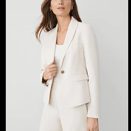 Ann Taylor Women's Fluid Crepe Shorter Blazer
