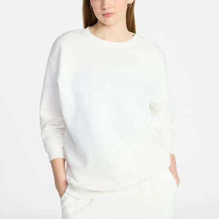 No Boundaries Women's Oversized Fleece Sweatshirt with Long Sleeves