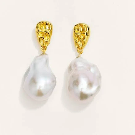 Shining Baroque Pearl Drop Earrings