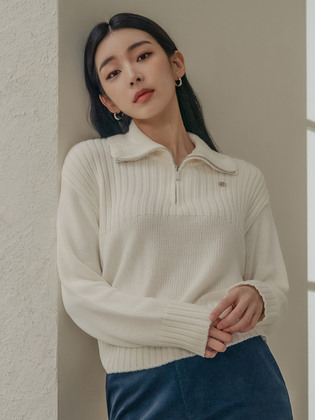 Signature Half Zip Up Knit
