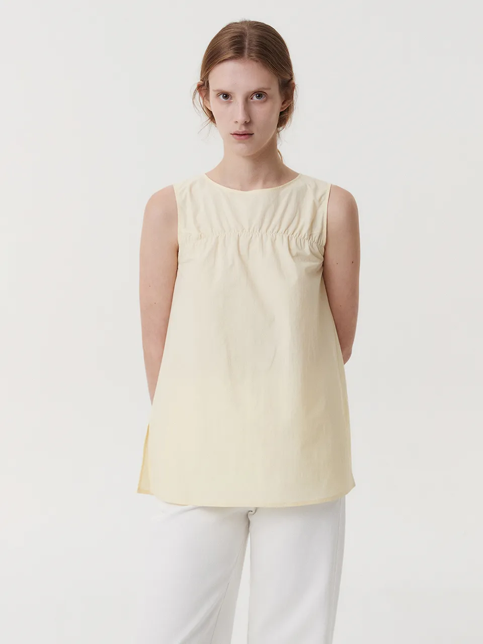 SHIRRING SLEEVELESS BLOUSE (LEMON)