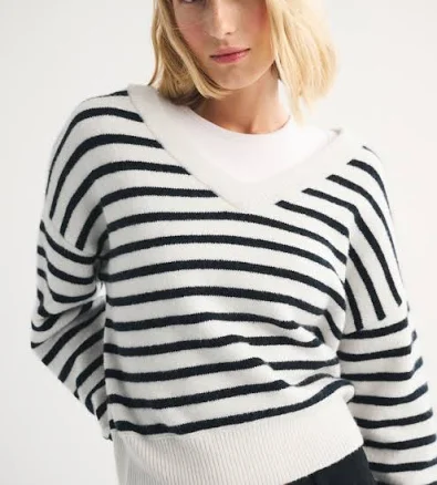Abercrombie & Fitch Women's Merino Wool-Blend V-Neck Sweater