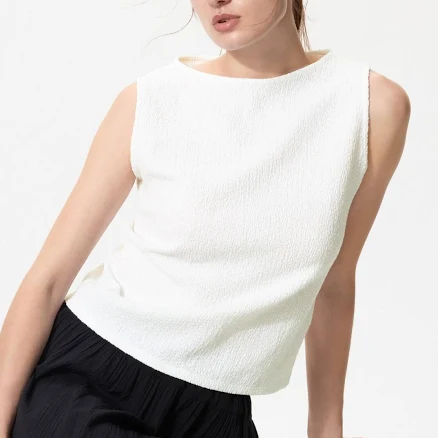 UNIQLO Women's Shirring Boat Neck Sleeveless T-Shirt