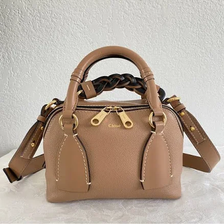 CHLOÉ Women's Daria Calf-skin Leather Purse