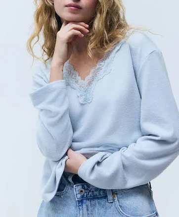 H&M Ladies Lace-Trimmed Knit Top