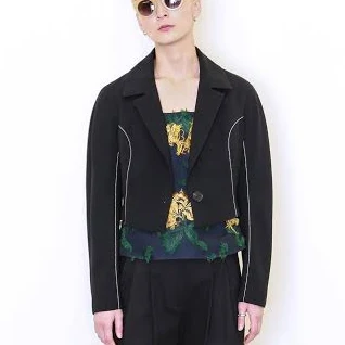 CONSTANTIN Cropped Jacket