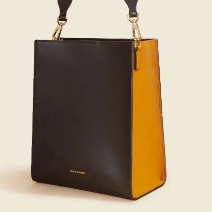 HIEM Cor Leather Shoulder Bag