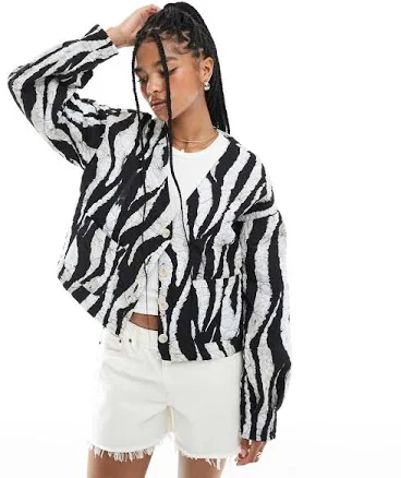 Vero Moda Cropped Quilted Zebra Print Jacket