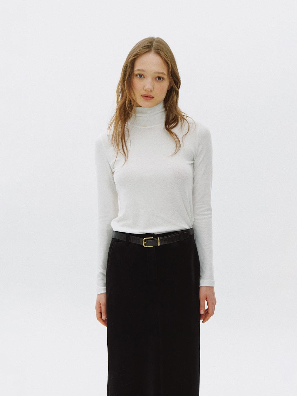 Tencel-Wool Blended Turtleneck Jersey Top
