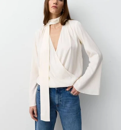 THE BLOUSE WITH SCARF