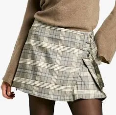 Boohoo Women's Check Pleated Mini Skirt with Buckle Fastening