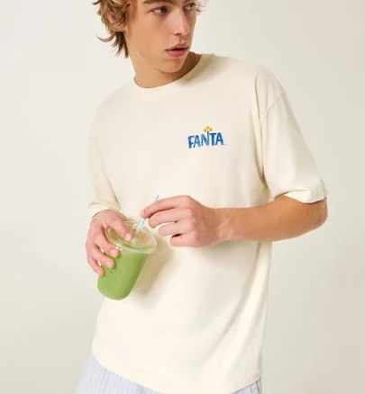 Hollister Men's Boxy Fanta Graphic Tee