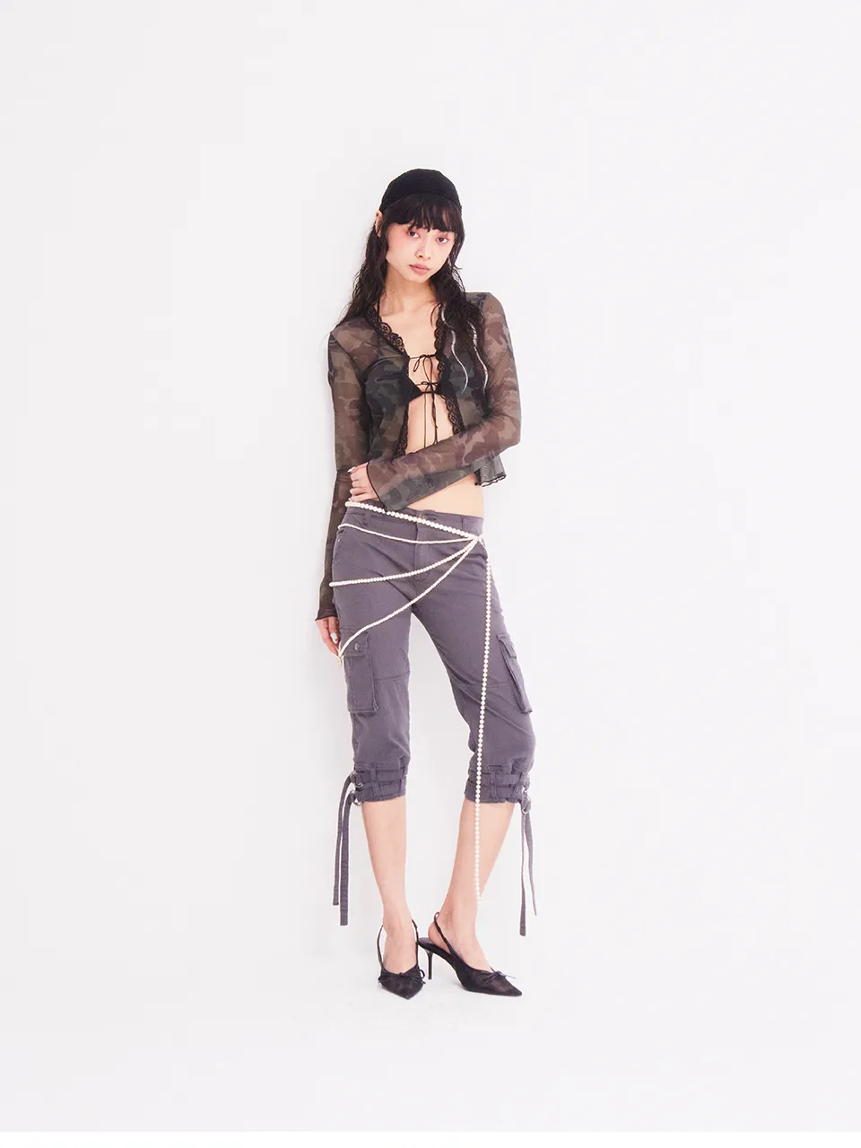SLIM CAPRI CARGO PANTS CHARCOAL GRAY