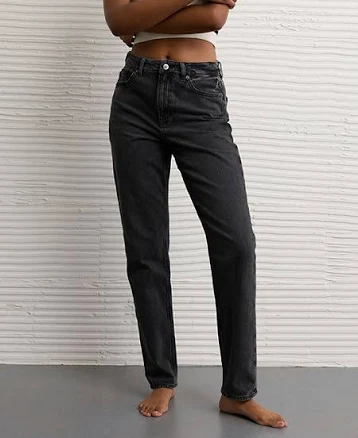 AE Strigid Mom Jeans