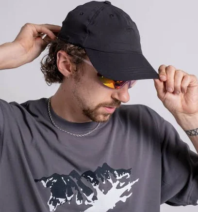 Daybreak Cap in True Black S/M