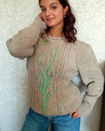 Hand Knit Wool Pullover Sweater with Brooch Flower