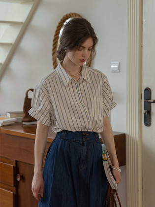 Stripe Rolled-up Sleeve Shirt