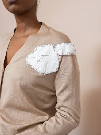 Rose Applique Cardigan MOCCASIN / 42