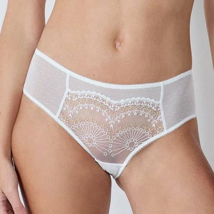 Etam Promise Embroidered Briefs in Ecru at Nordstrom, Size Large