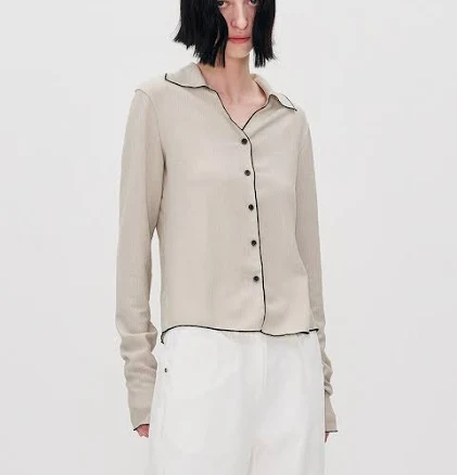 RE RHEE Lettuce Hem Blouse