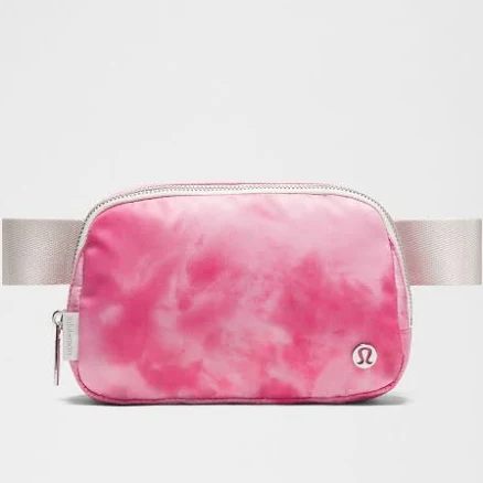 lululemon Everywhere Belt Bag