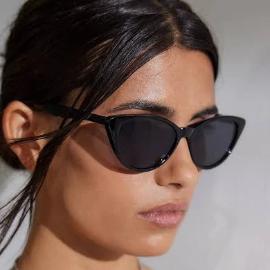 Urban Outfitters Women's Essential Cat-Eye Sunglasses