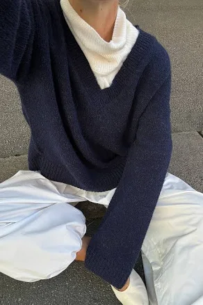 NA-KD Wool Blend V-Neck Sweater