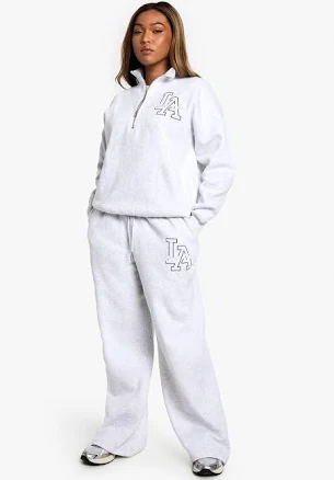 Boohoo Women's Plus Size LA Embroidered Straight Leg Jogger Pants