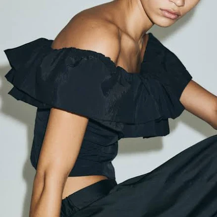 H&M Ladies Off-the-Shoulder Ruffle-Trimmed Top