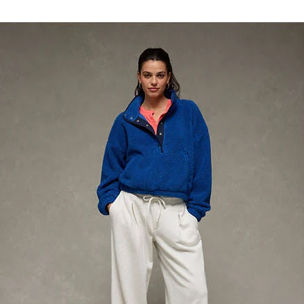 AE Women's Relaxed Sherpa Fleece Henley Sweatshirt