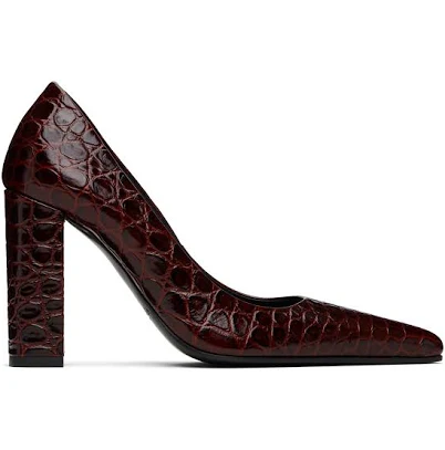 Pointy Toe Pumps in Calfskin