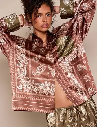 PrettyLittleThing Women's Paisley Satin Shirt