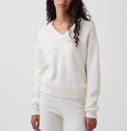 Gap Women's Cashsoft Oversized V-Neck Sweater