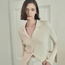 LOEUVRE Open Collar Knit- As seen on Transit Love (Korean reality show EXchange)