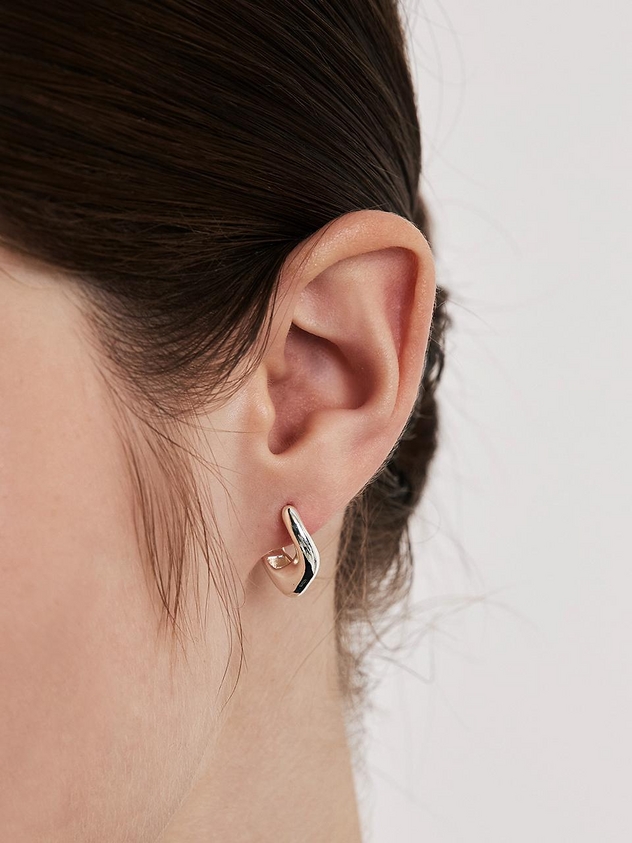 Clean Line One Touch Earrings