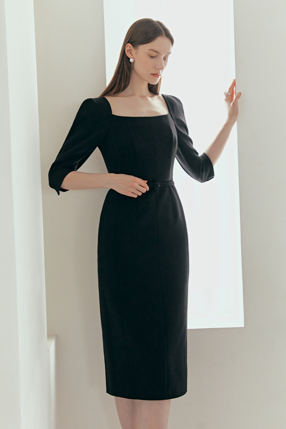 ODETTE Square neck Three-quarter Sleeve H-line midi dress (Black)