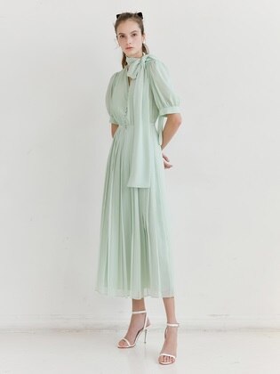 Sophie V-neck Pleated Maxi Dress