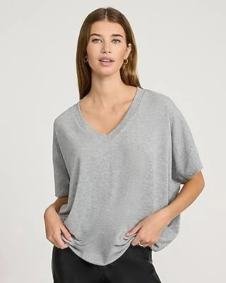 Express Women's Relaxed Crepe V-Neck Short Sleeve Sweater