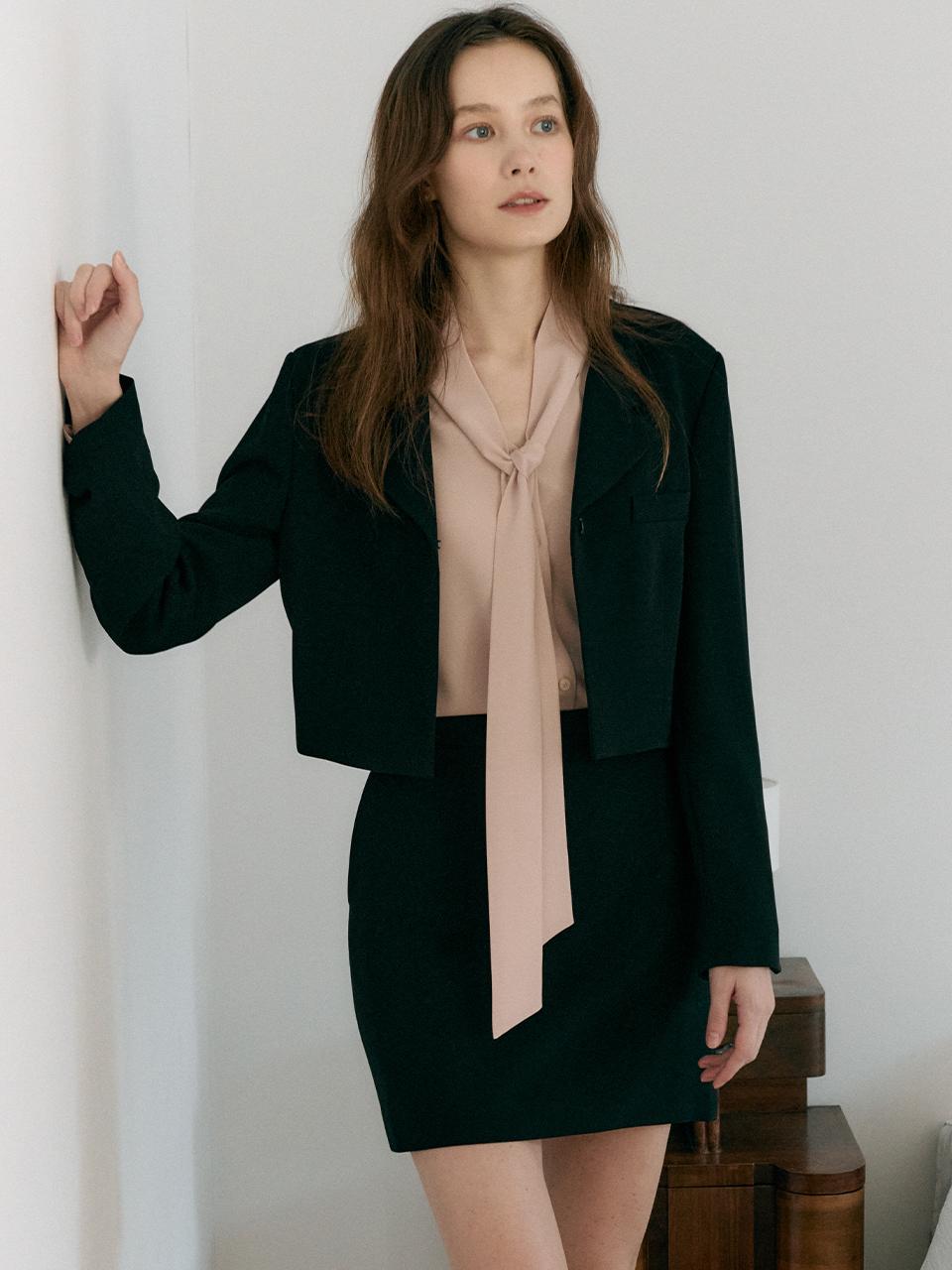 [Drama Signature] Cropped Tailored Blazer