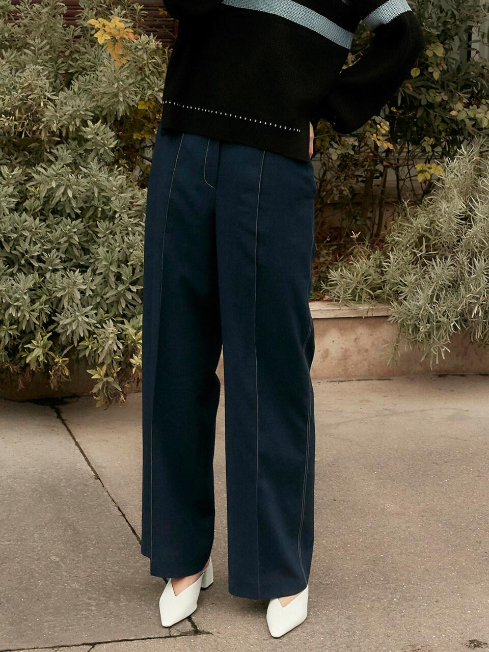 Pintuck Stitched Pants in Dark Navy_VW0SL1040