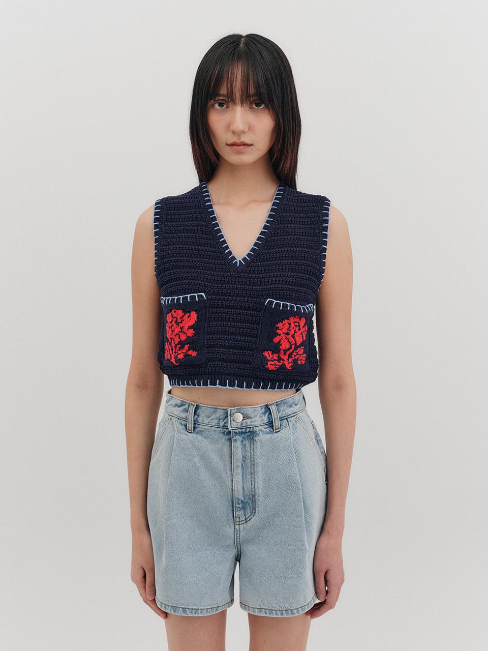 Floral Jacquard Knit Vest Sweater [2 Colors]