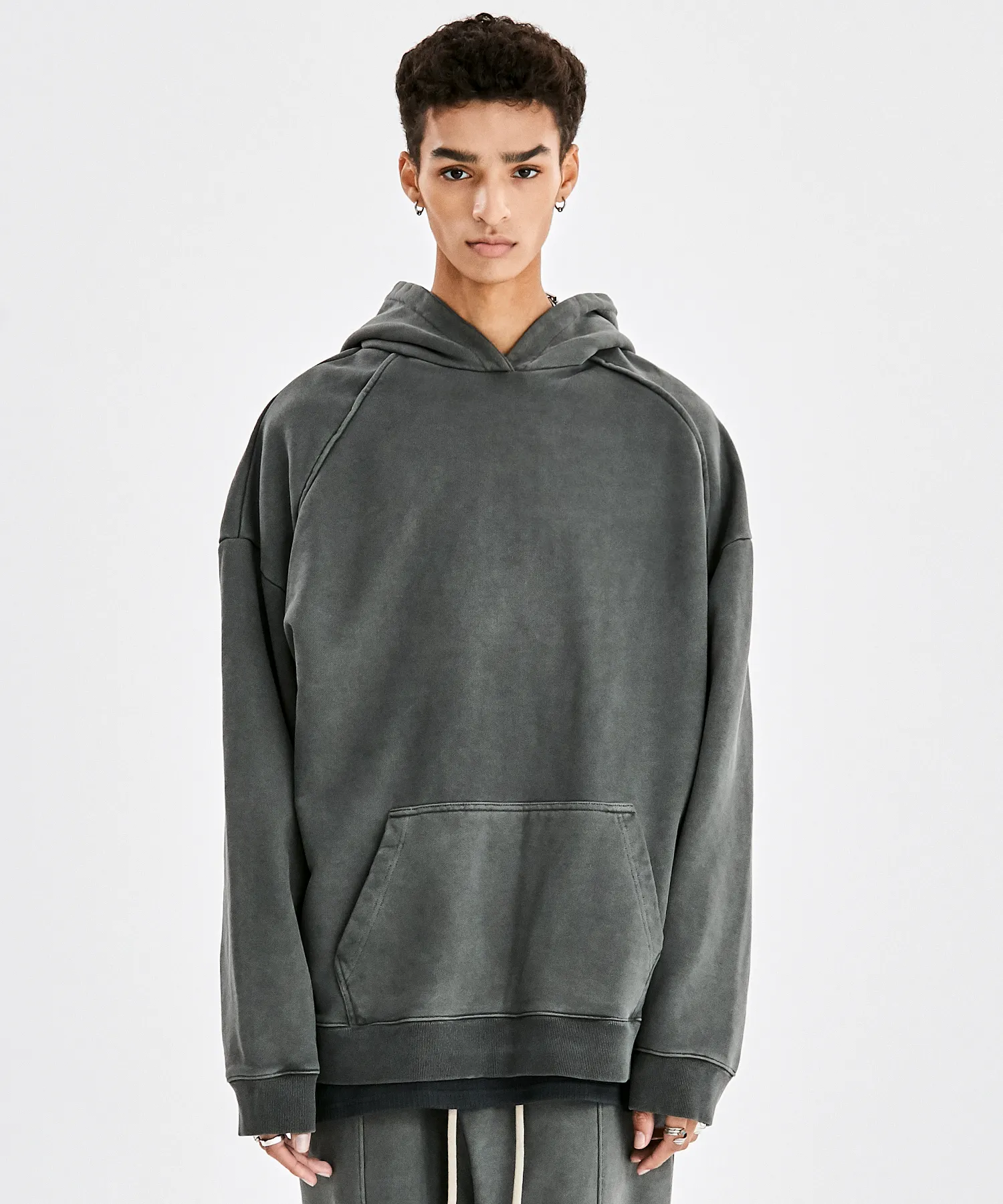 CURVE TUNNEL PIGMENT OVERSIZED SETUP HOODIE (DARK GRAY)