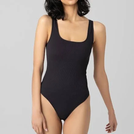 No Boundaries Women's Seamless Smoothing Rib Bodysuit