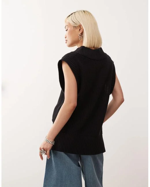 Relaxed Sweater Vest