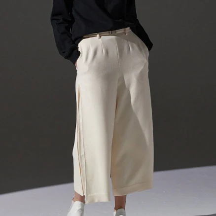 LUNE Cropped Pants