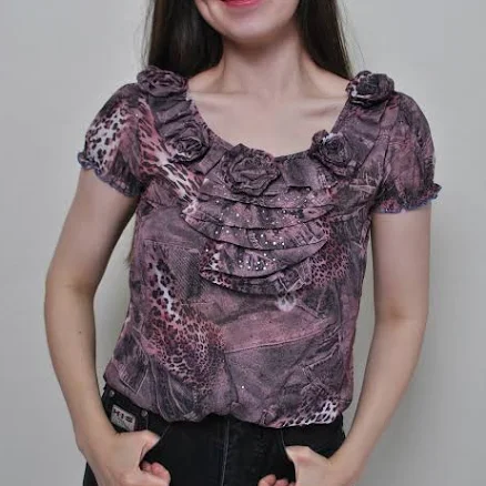 Vintage 2000s Leopard Print Ruffle Crop Top