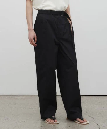 LEMARD Belted Curved Pants