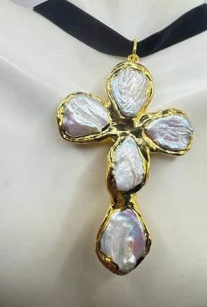 Vintage Pearl Cross Choker