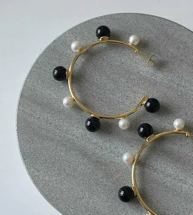 VICTORIA Hoop Earrings