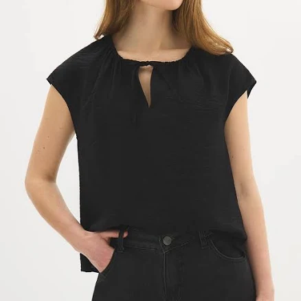 Suzy Shier Tie-Front Dolman Sleeve Blouse
